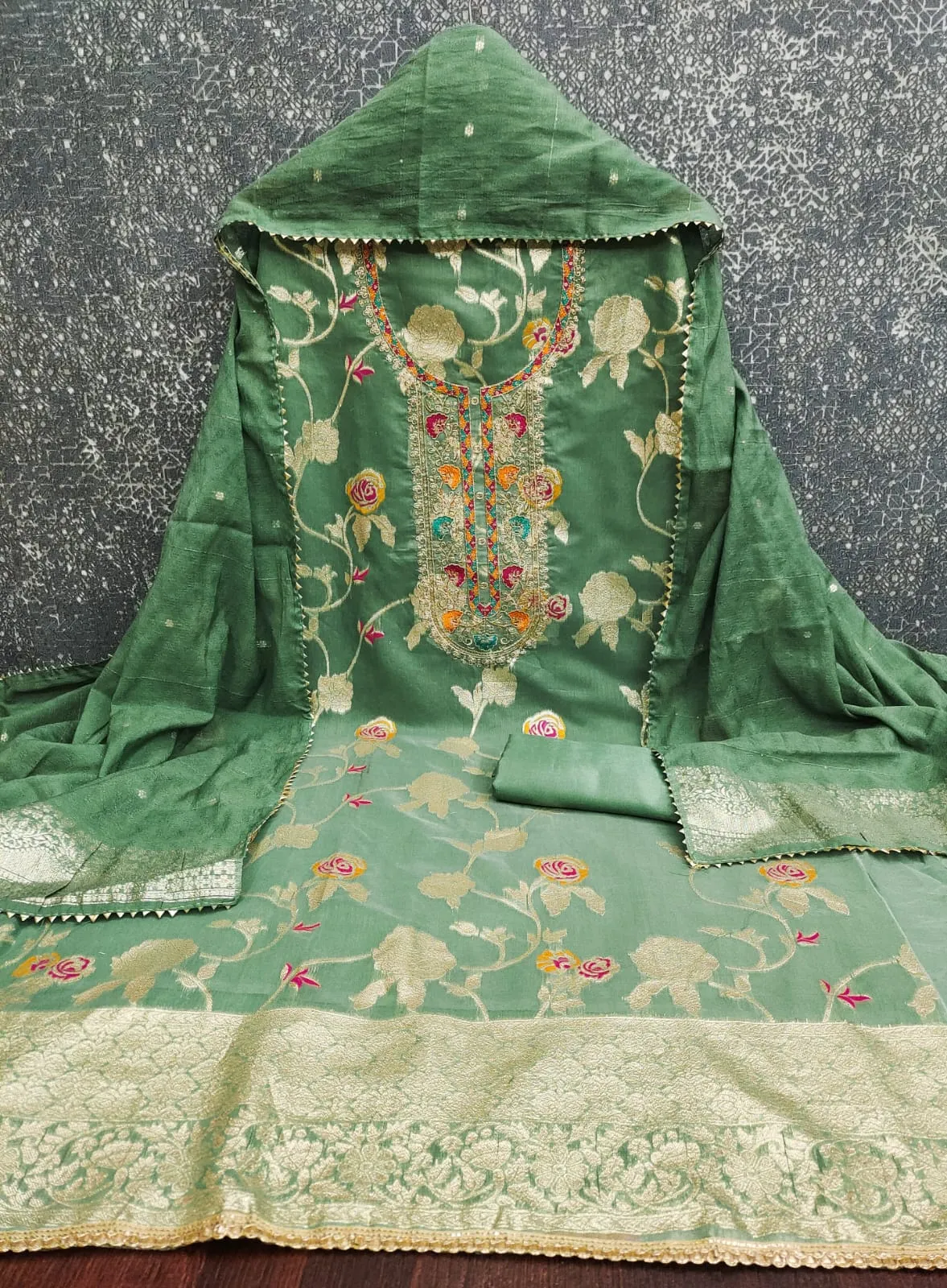 Design Number 1900 2