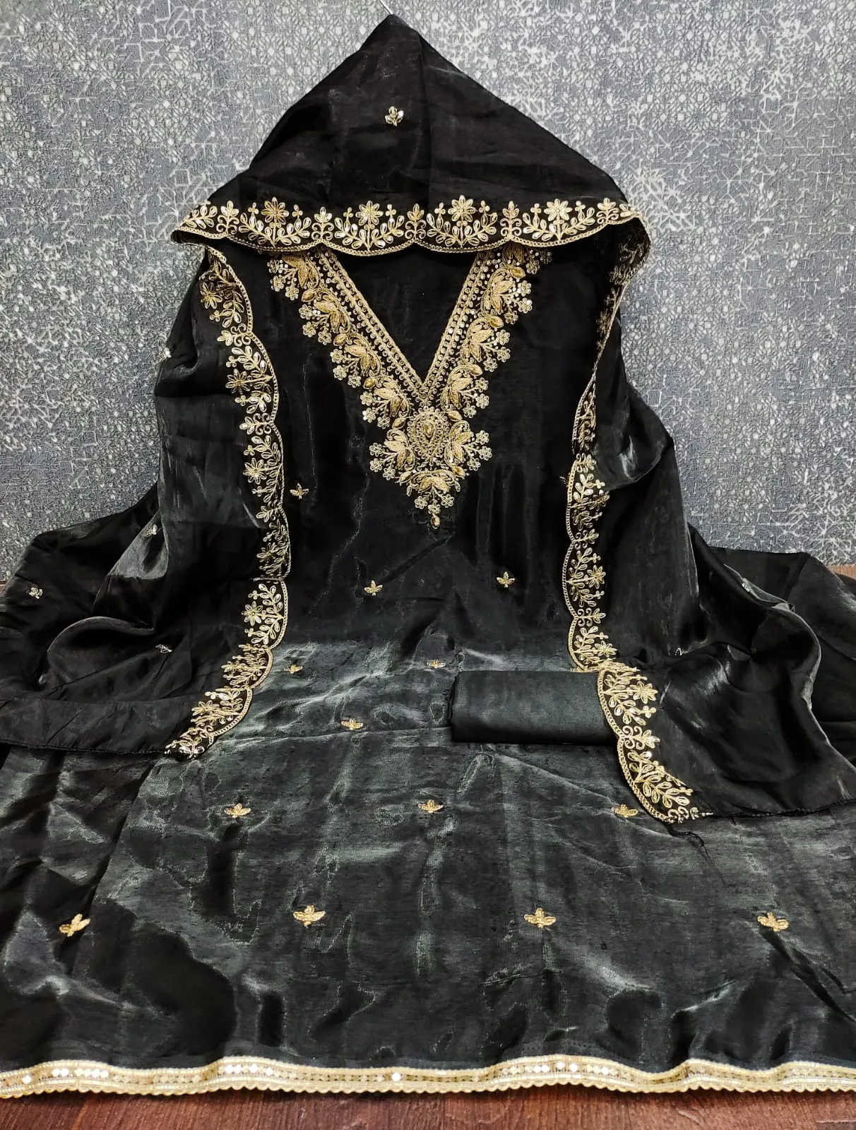 Design Number 1907