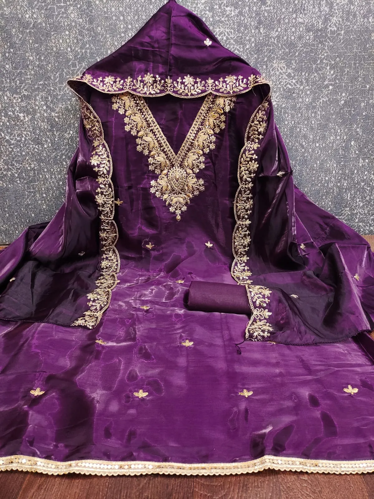 Design Number 1907 3
