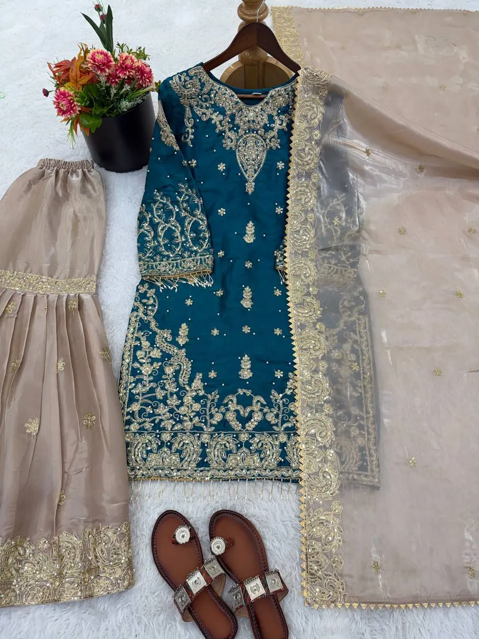 Design Number 1952 5